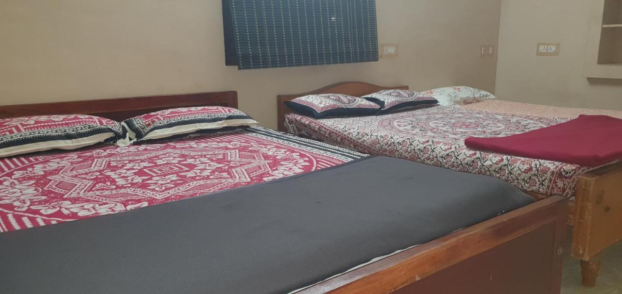 Apartamento Oonjal Veedu Kuttālam Exterior foto